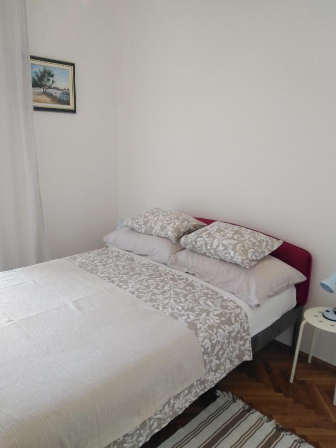 F&t Apartment *